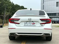 2022 Honda Accord 260TURBO Premium, белый — фото 11
