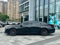 2019 Toyota Avalon 2.0L XLE Premium, чёрный — фото 3