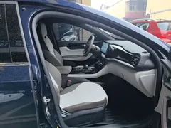 2023 BYD Qin PLUS Champion DM-i PHEV 55KM Leading, синий — фото 25
