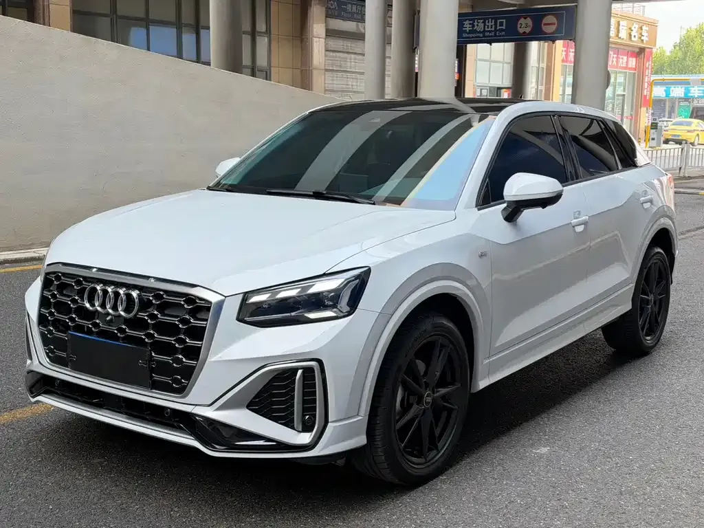 2022 Audi Q2L 35 TFSI Sport