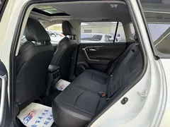 2022 Toyota Wildlander 2.0L CVT 2WD Luxury Plus, белый — фото 7