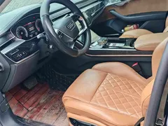 2021 Audi A8L 50 TFSI quattro Comfort, чёрный — фото 2