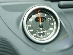 2022 Porsche 718 Cayman T 2.0T, белый — фото 10