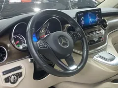 2022 Mercedes-Benz V-Class V 260 Premium, чёрный — фото 2