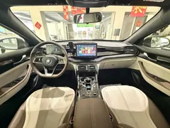 2024 BYD Qin PLUS Honor DM-i PHEV 55km Leading — фото 7