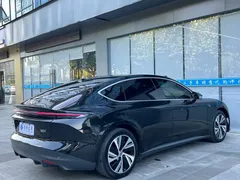 2022 Nio ET5 75kWh, чёрный — фото 13