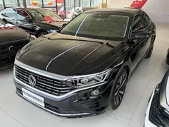 2022 Volkswagen Passat 330TSI Luxury, чёрный — фото 1