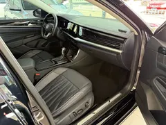 2022 Volkswagen Passat 330TSI Luxury, чёрный — фото 10