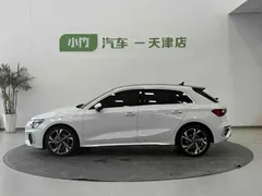 2022 Audi A3 Sportback 35 TFSI Luxury Sport, белый — фото 3