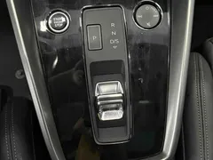 2022 Audi A3 Sportback 35 TFSI Luxury Sport, белый — фото 9