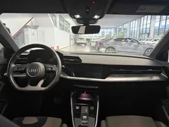 2022 Audi A3 Sportback 35 TFSI Luxury Sport, белый — фото 16