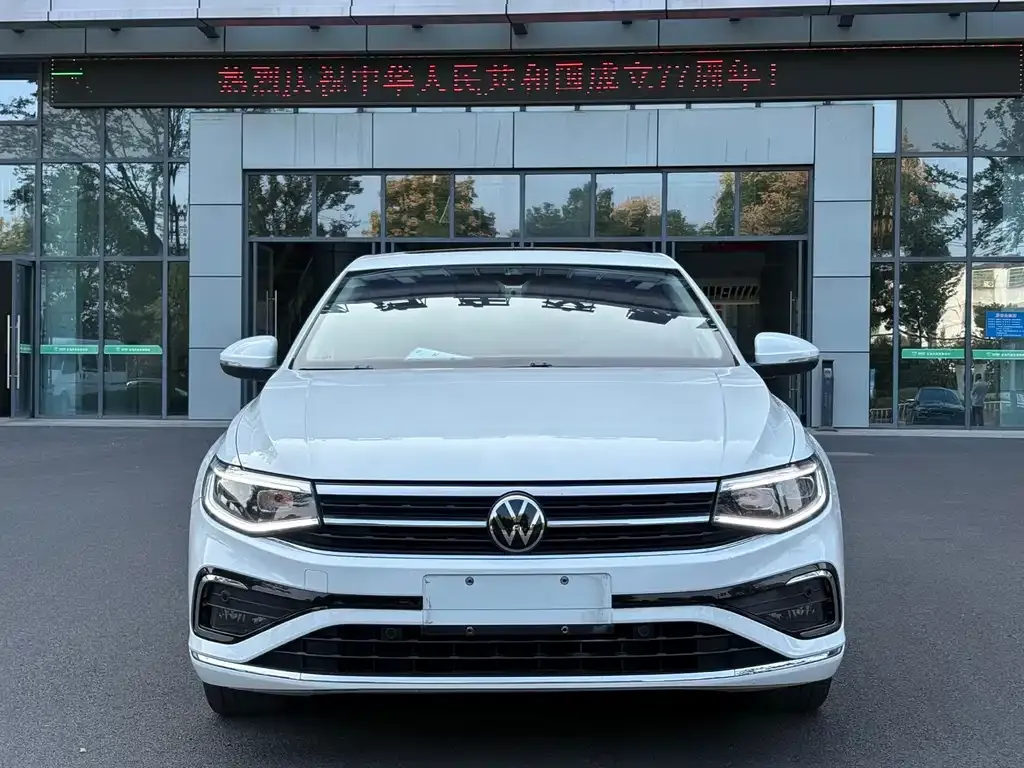 2023 Volkswagen Bora 280TSI DSG