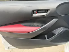 2021 Toyota Corolla TNGA 1.5L CVT GR Sport, белый — фото 9