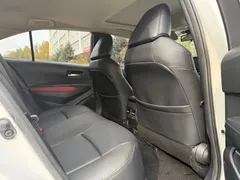 2021 Toyota Corolla TNGA 1.5L CVT GR Sport, белый — фото 14