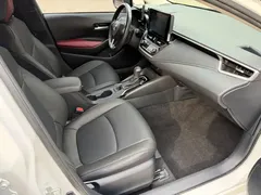 2021 Toyota Corolla TNGA 1.5L CVT GR Sport, белый — фото 15