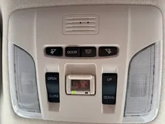 2021 Toyota Corolla TNGA 1.5L CVT GR Sport, белый — фото 23