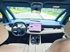 2024 Zeekr 009 6-Seat Executive 4WD 108kWh, чёрный — фото 5