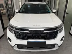 2023 Kia Seltos 1.5L CVT Luxury, белый — фото 3