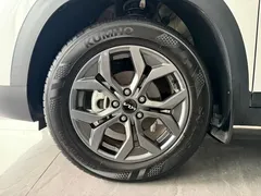 2023 Kia Seltos 1.5L CVT Luxury, белый — фото 25