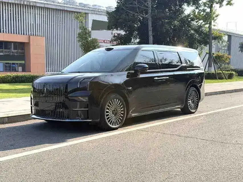 2024 Zeekr 009 7-seat 4WD 108kWh