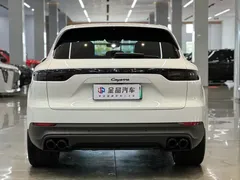 2022 Porsche Cayenne E-Hybrid 2.0T PHEV Platinum, белый — фото 5