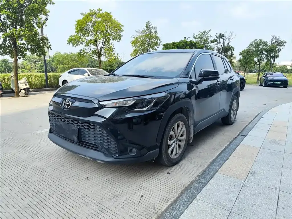 2023 Toyota Frontlander 2.0L CVT Leading