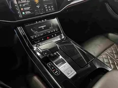 2022 Audi A8L 50 TFSI quattro Comfort Collector's Edition, чёрный — фото 9