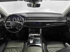 2022 Audi A8L 50 TFSI quattro Comfort Collector's Edition, чёрный — фото 11