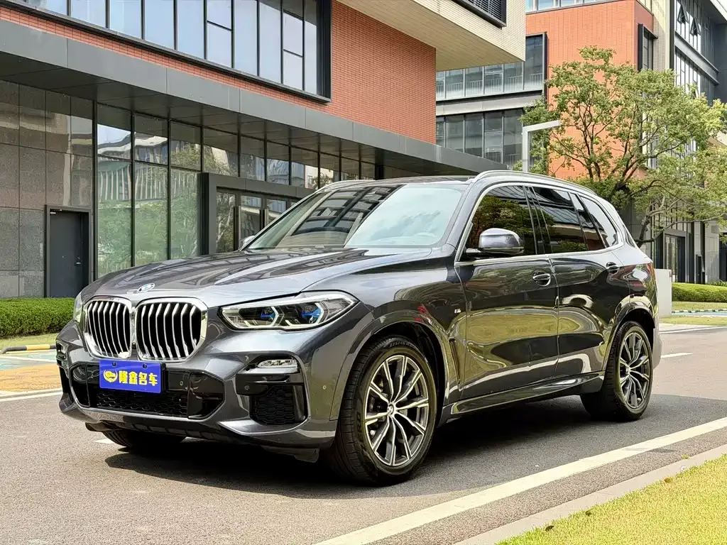 2021 BMW X5 M Sport Package