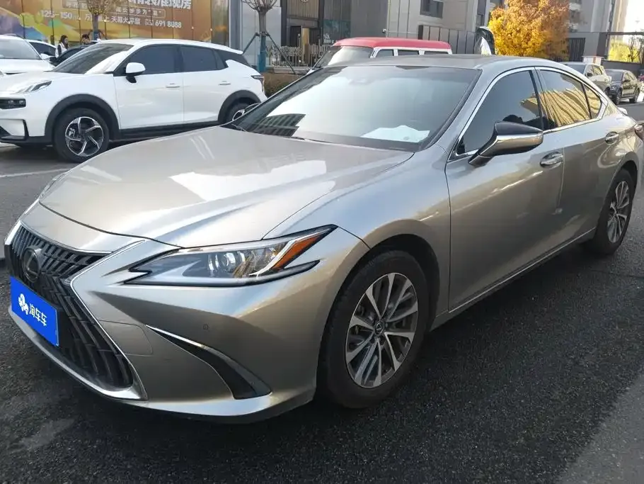 2023 Lexus ES 260 Excellence