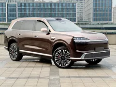 2026 Aito M9 EREV Ultra 6-seat — фото 1