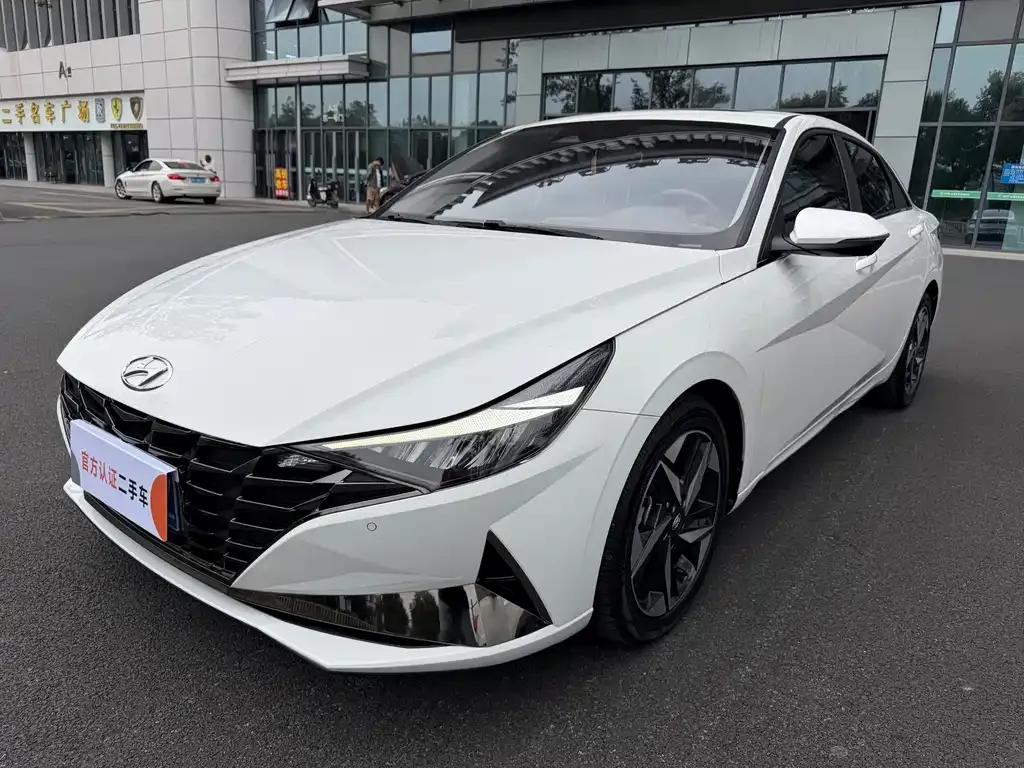 2023 Hyundai Elantra 1.5L CVT LUX Premium