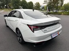 2023 Hyundai Elantra 1.5L CVT LUX Premium, белый — фото 13