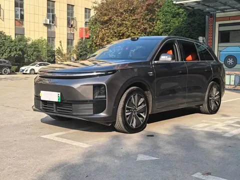 2025 Li Auto L6