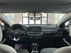 2023 Kia Cerato 1.5L CVT Luxury, белый — фото 17