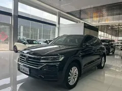 2021 Volkswagen Touareg 2.0TSI, синий — фото 1