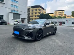 2022 Changan UNI-V 1.5T — фото 1