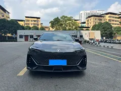 2022 Changan UNI-V 1.5T — фото 2