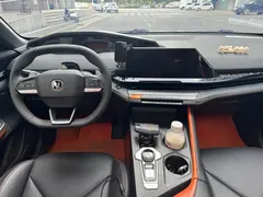 2022 Changan UNI-V 1.5T — фото 5