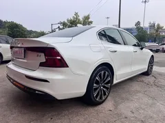 2024 Volvo S60 B4 Luxury, белый — фото 11
