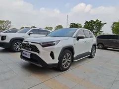2023 Toyota RAV4 2.0L CVT 2WD 20th Anniversary Platinum, белый — фото 1