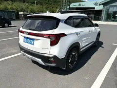 2023 Kia Seltos 1.5L CVT Premium, белый — фото 3