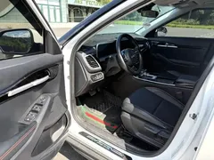 2023 Kia Seltos 1.5L CVT Premium, белый — фото 14