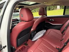 2022 BMW 3 Series 325i M Sport Package, белый — фото 11