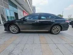2023 Toyota Camry 2.0G Luxury, чёрный — фото 3