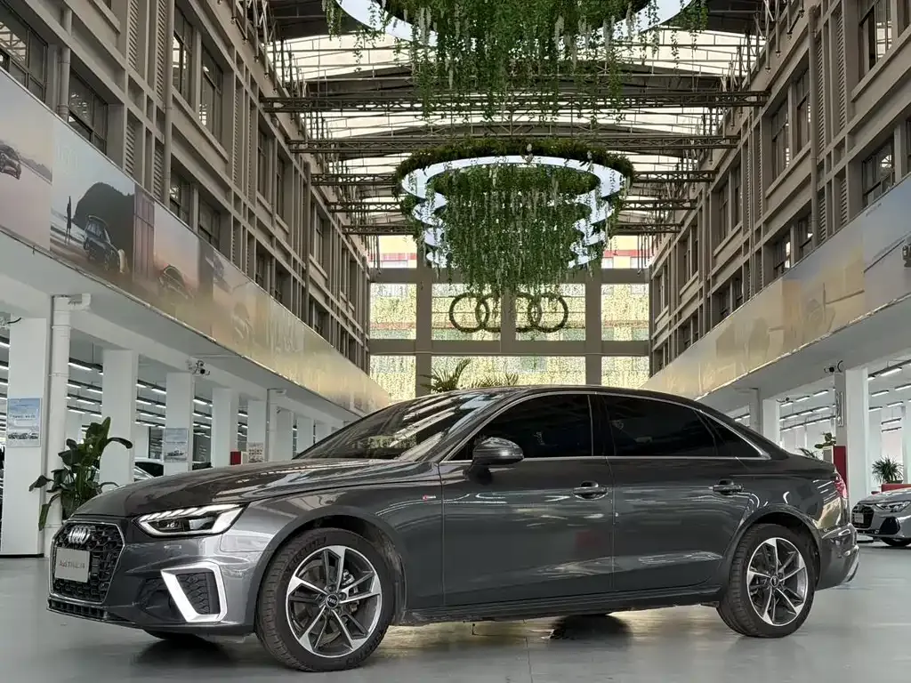 2022 Audi A4L 40 TFSI Fashion Dynamic