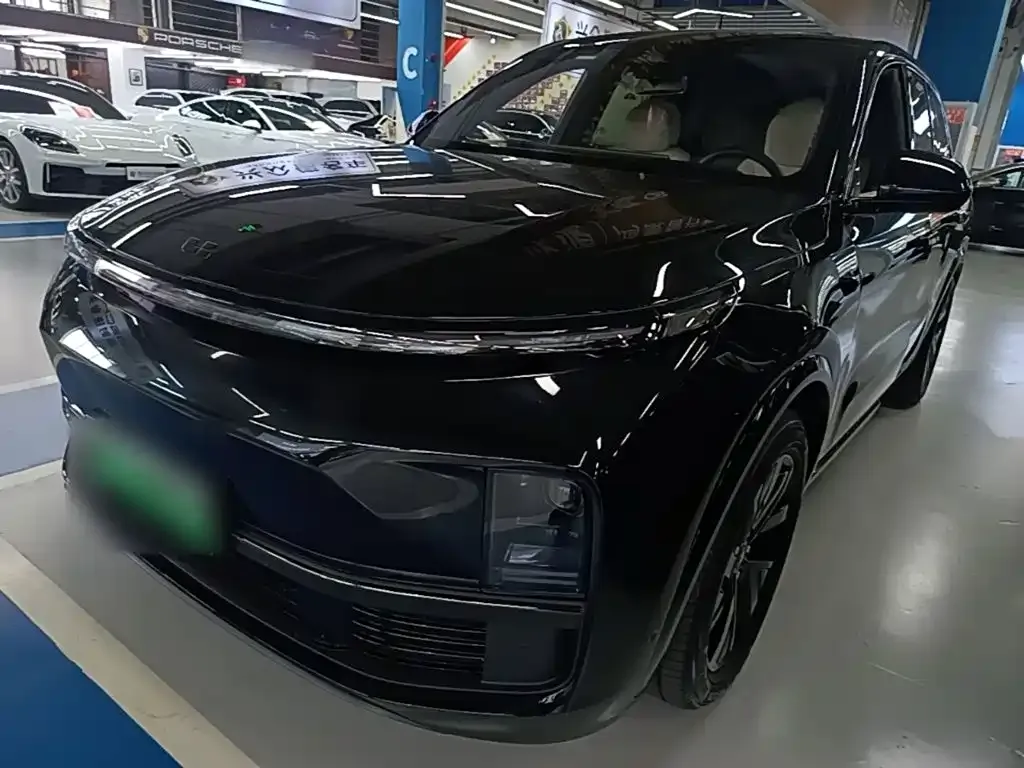 2023 Li Auto L8