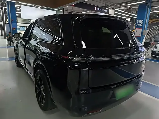 2023 Li Auto L8