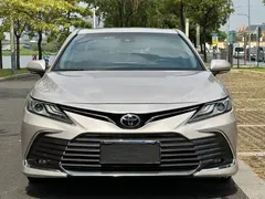 2021 Toyota Camry 2.0G Luxury, белый — фото 2