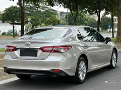 2021 Toyota Camry 2.0G Luxury, белый — фото 9